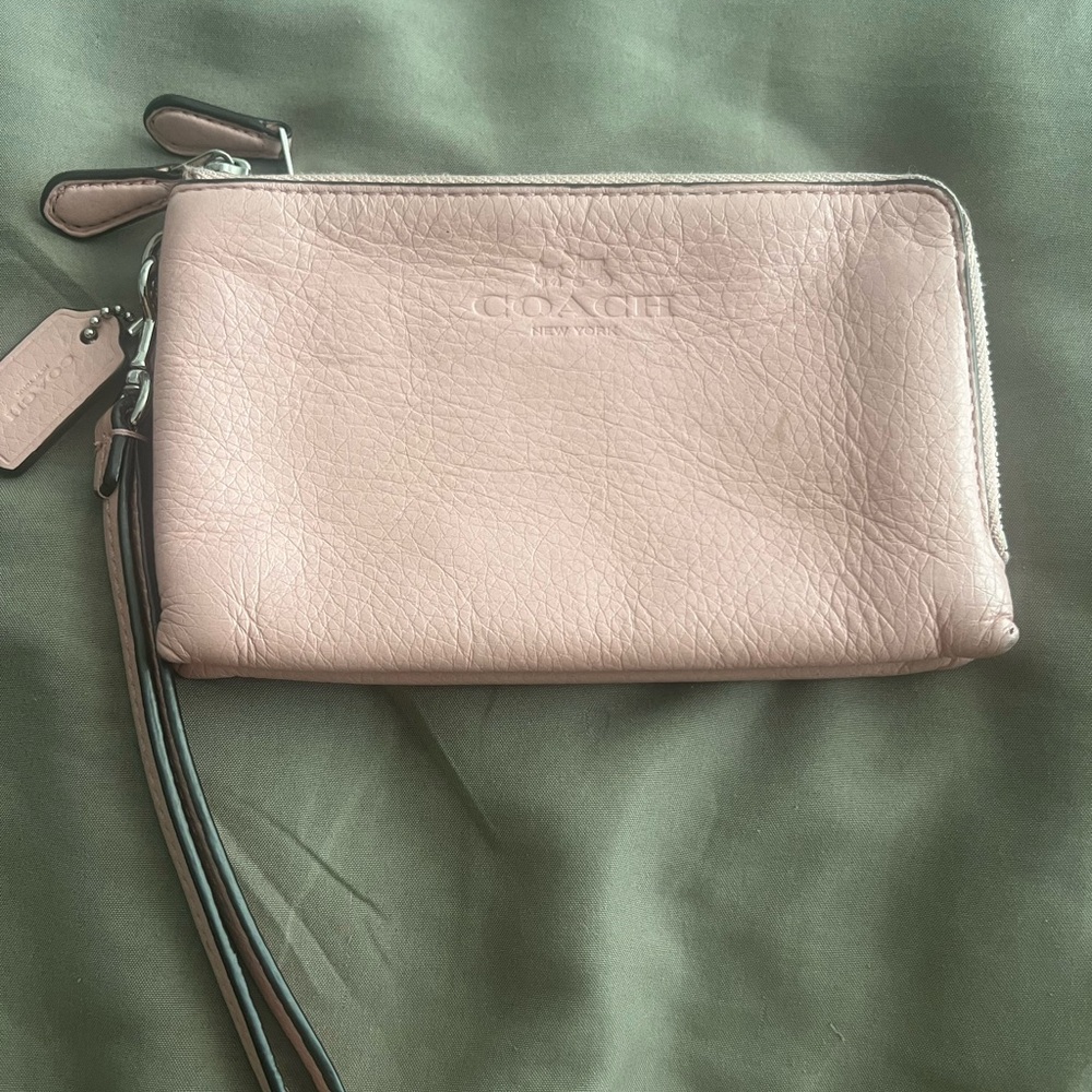 Coach Pink Leather Clutch Sleek Design
